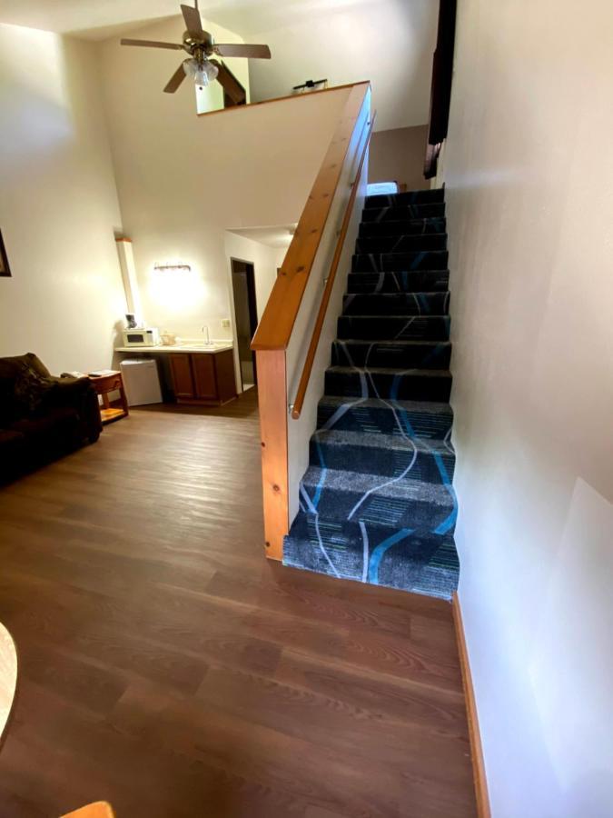 Woodland Inn & Suites Medford Extérieur photo