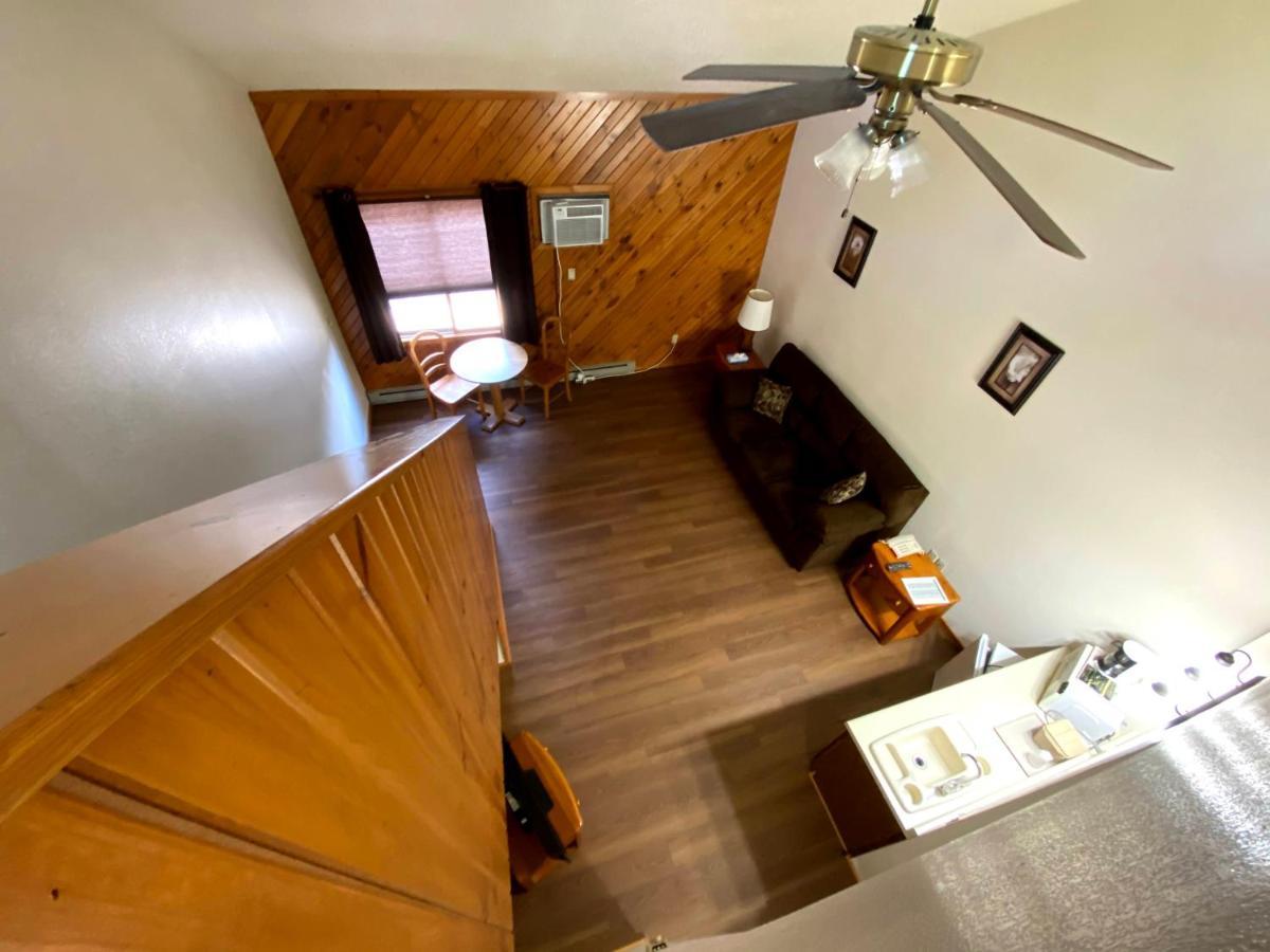 Woodland Inn & Suites Medford Extérieur photo