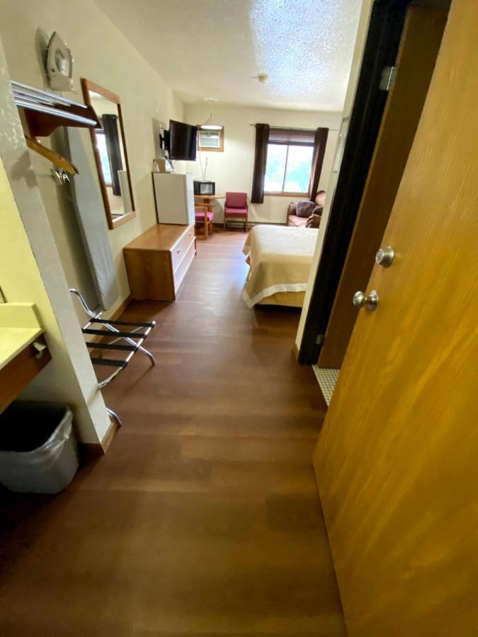 Woodland Inn & Suites Medford Extérieur photo