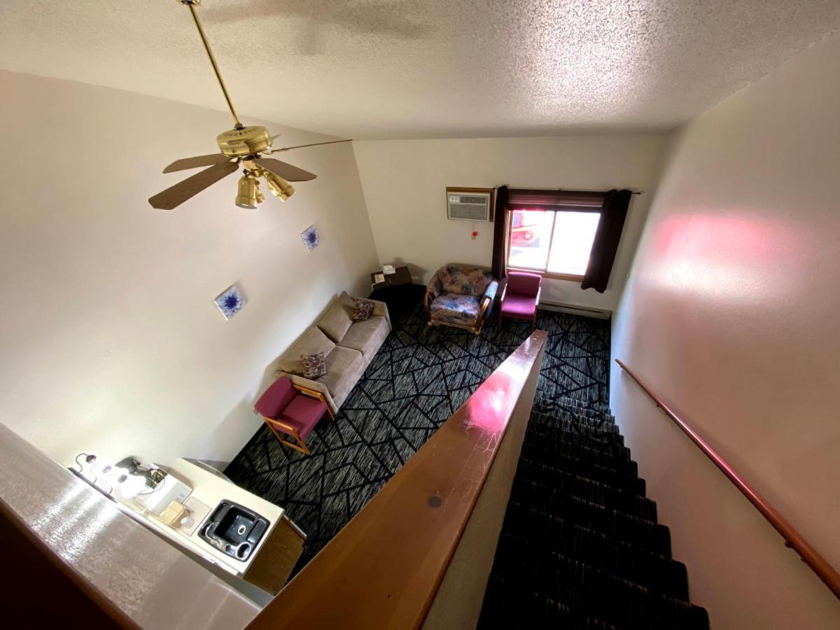 Woodland Inn & Suites Medford Extérieur photo