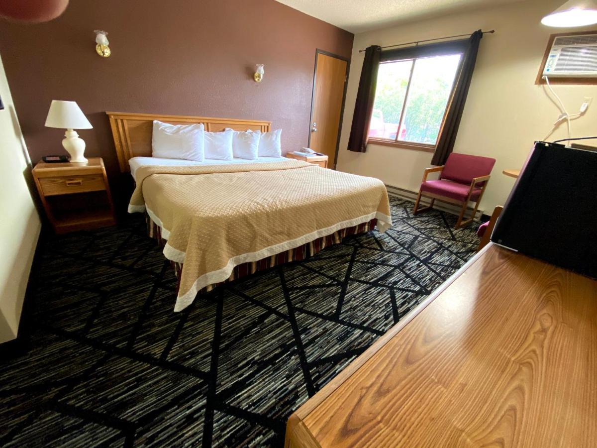 Woodland Inn & Suites Medford Extérieur photo