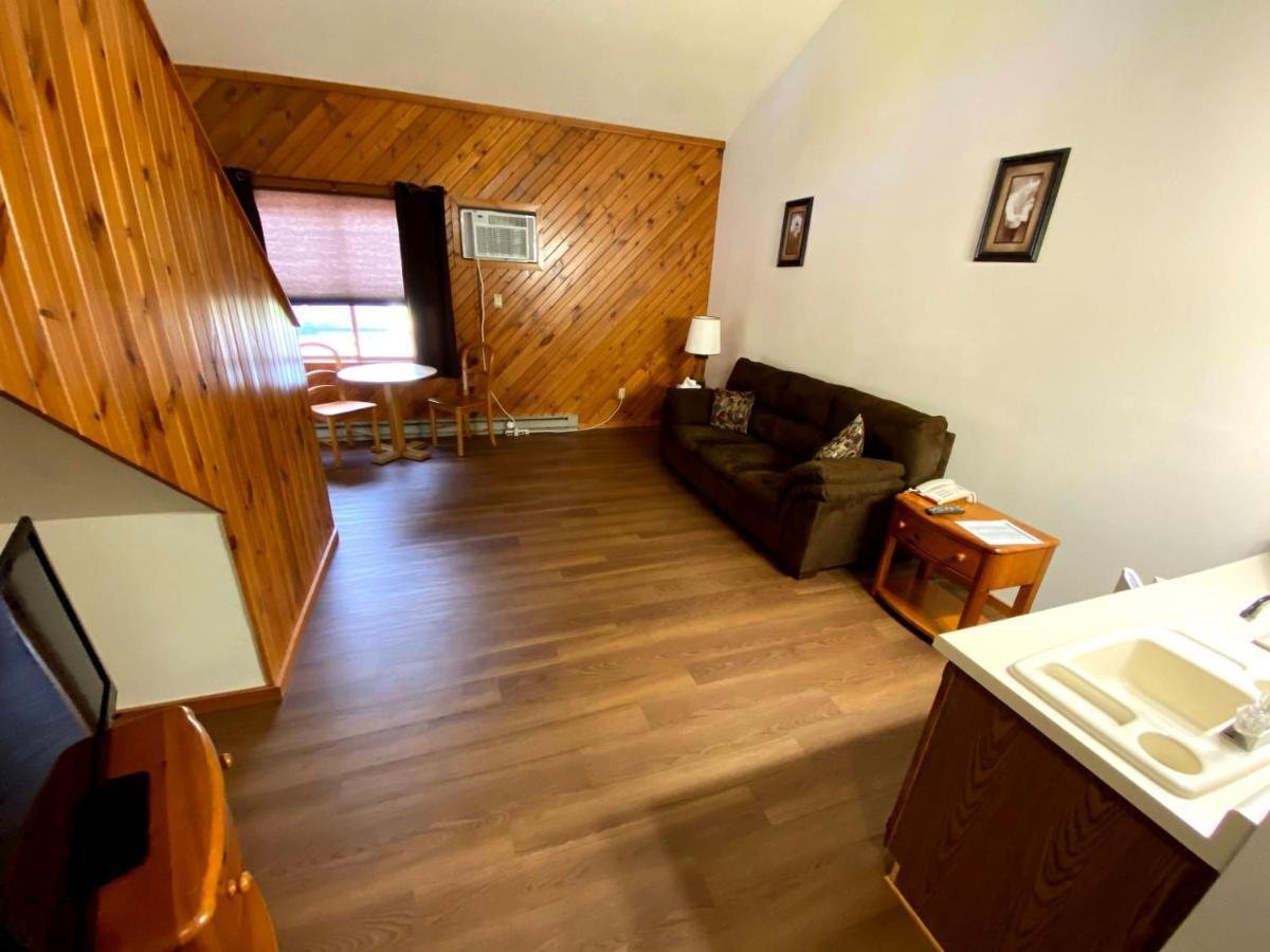 Woodland Inn & Suites Medford Extérieur photo