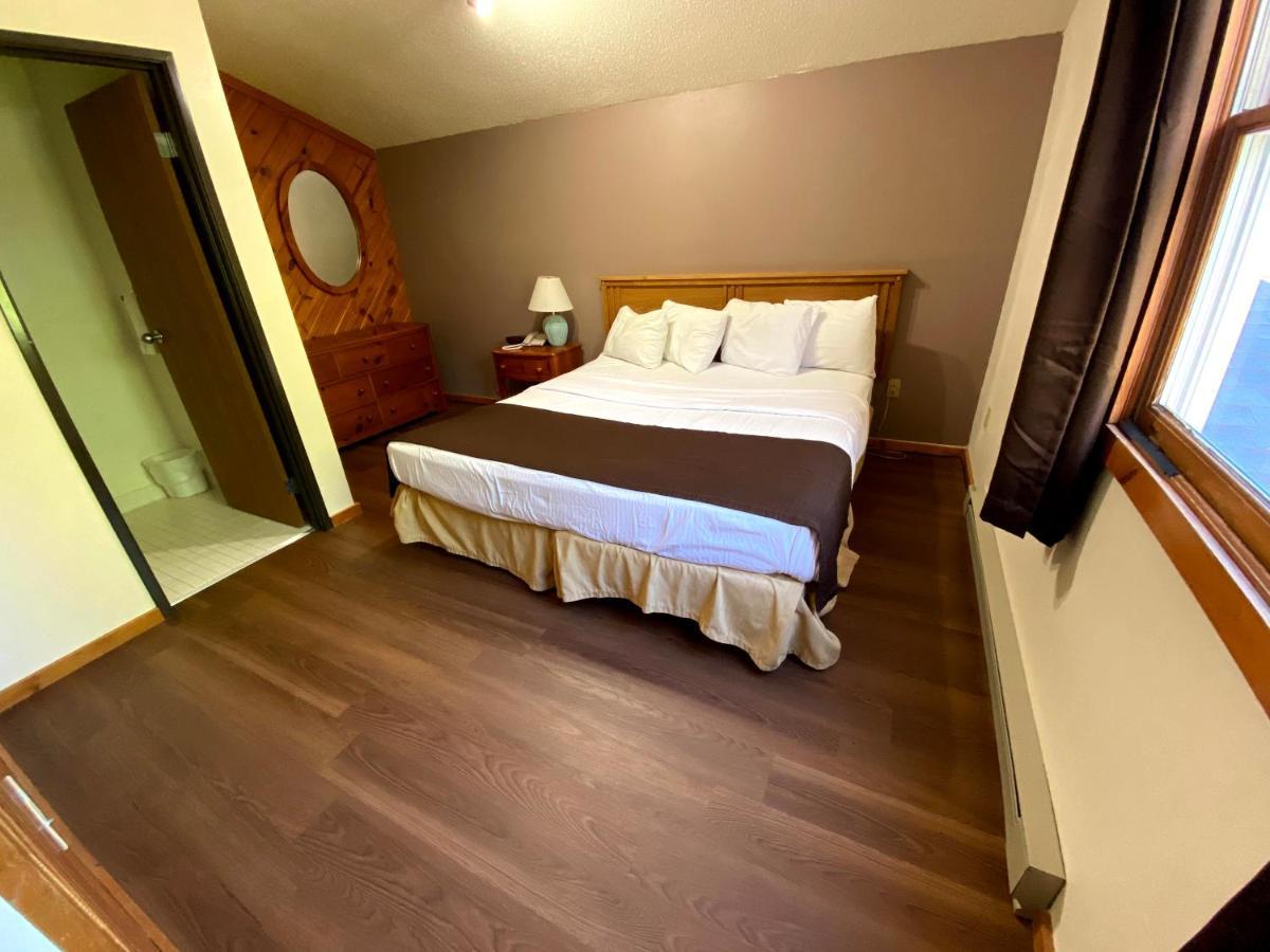 Woodland Inn & Suites Medford Extérieur photo