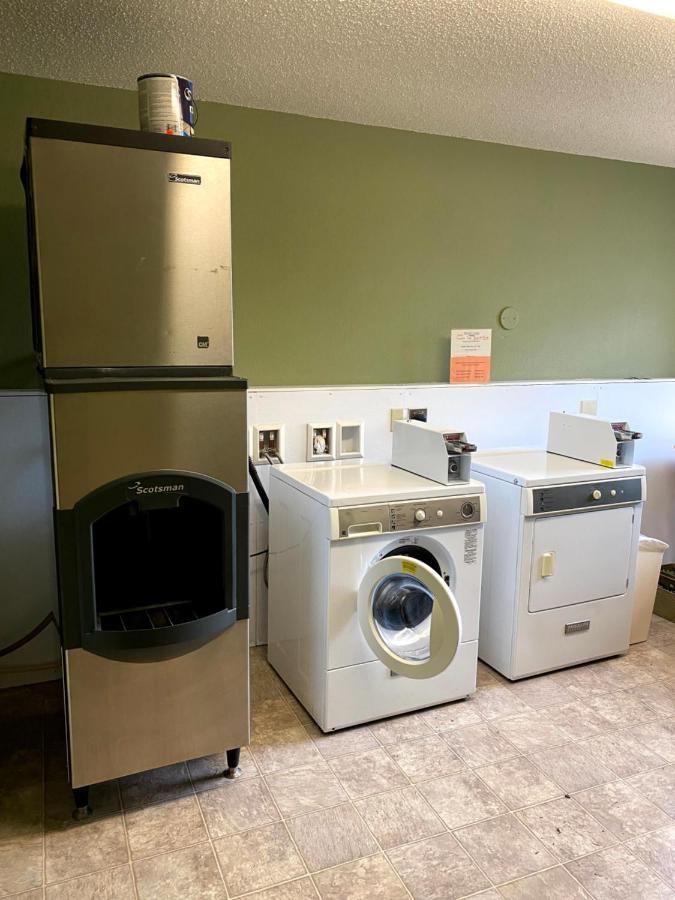 Woodland Inn & Suites Medford Extérieur photo