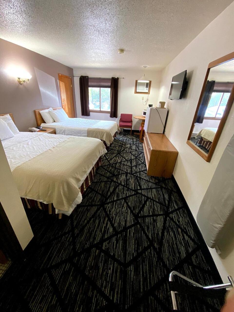 Woodland Inn & Suites Medford Extérieur photo