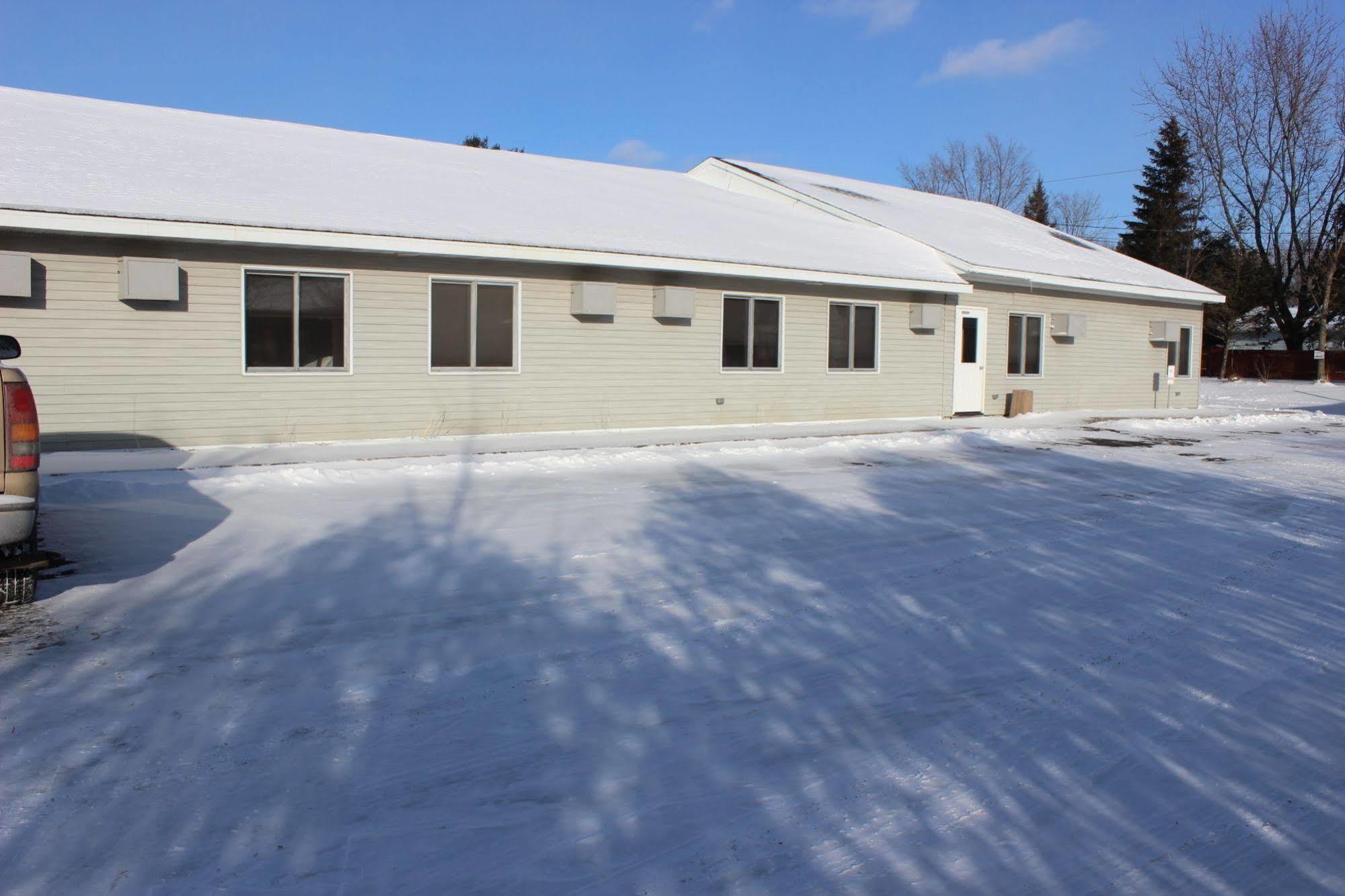Woodland Inn & Suites Medford Extérieur photo