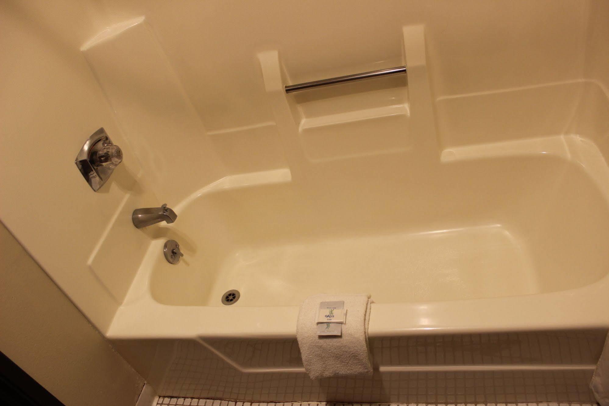 Woodland Inn & Suites Medford Extérieur photo